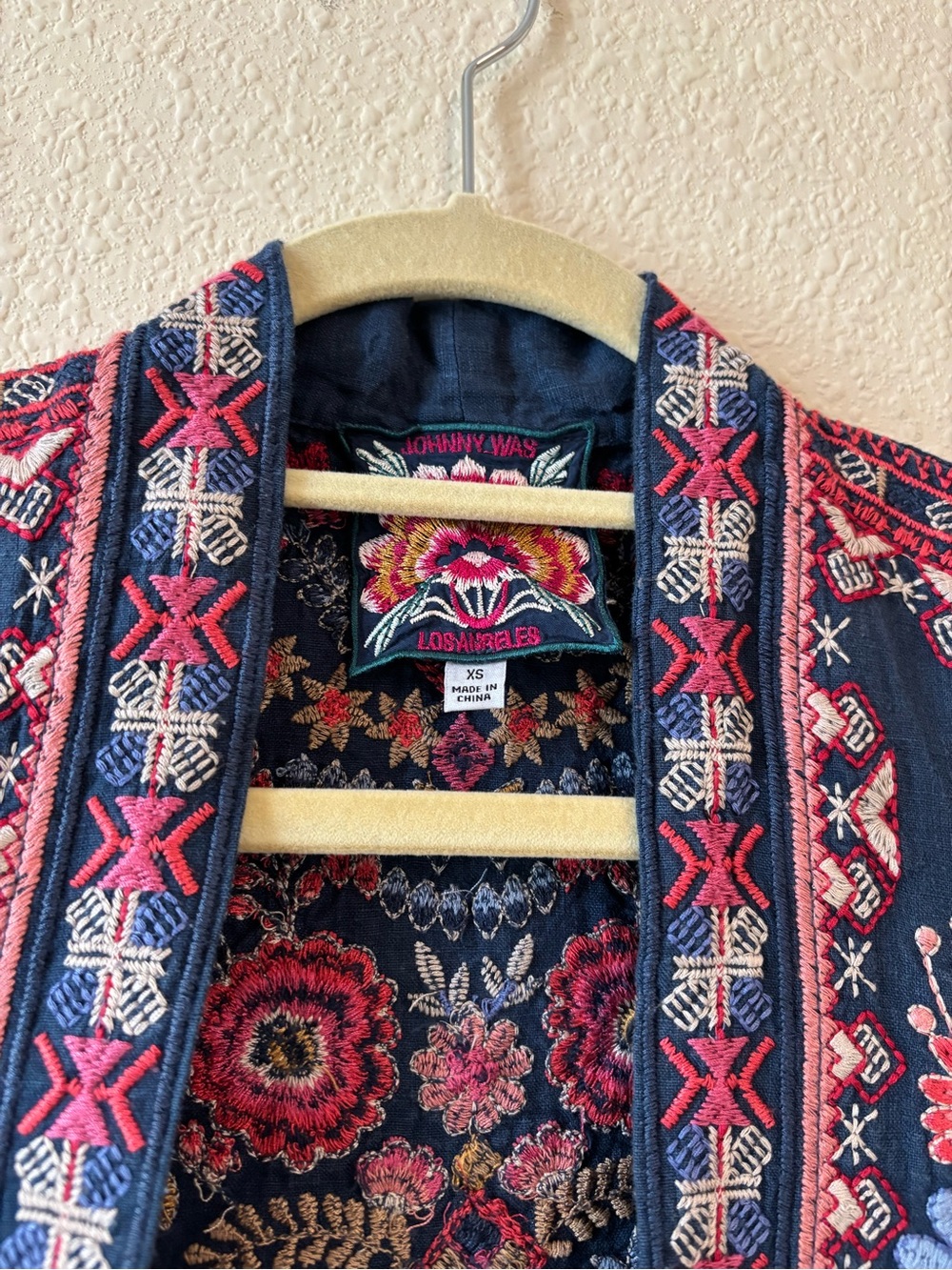 JOHNNY WAS RARE ITEM Embroidered Linen Kimono, Navy with Pink & Blue Floral - Picture 2 of 12